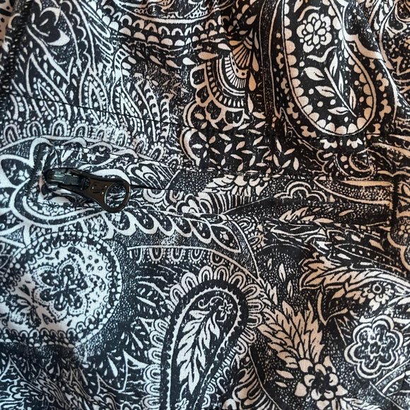 lululemon hotty hot short antique paisley/black - Picture 5 of 6